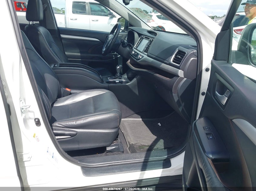 2015 Toyota Highlander VIN 5TDJKRFH4FS181870 IAAI salvage auction — NORMAL WEAR, Clear (Florida), sold $7,400 on 2026-07-29 (photo 5)