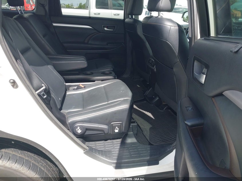 2015 Toyota Highlander VIN 5TDJKRFH4FS181870 IAAI salvage auction — NORMAL WEAR, Clear (Florida), sold $7,400 on 2026-07-29 (photo 8)