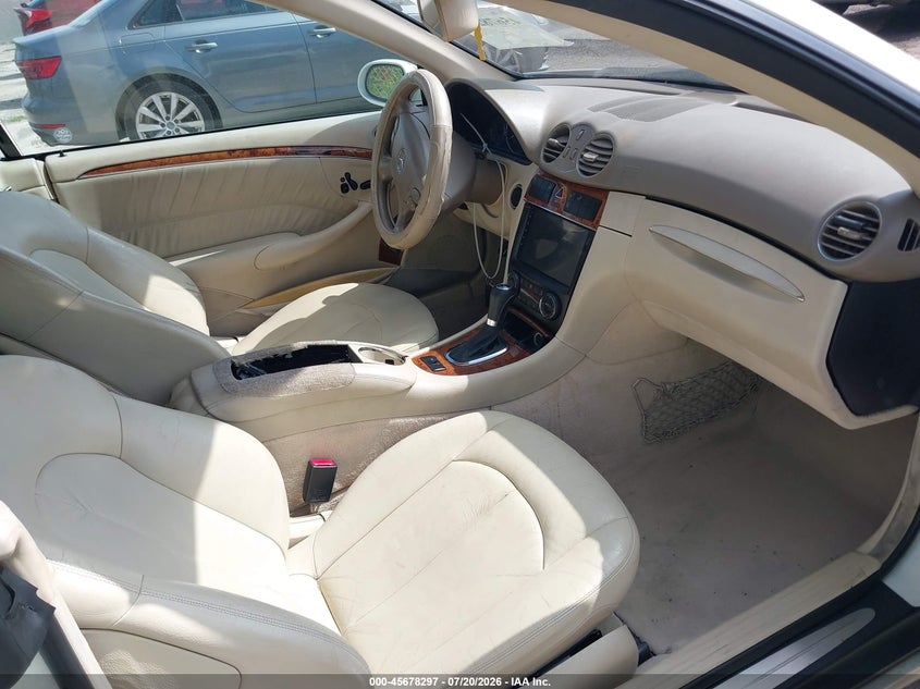 2008 Mercedes-benz Clk-class VIN WDBTK56F68F237101 IAAI salvage auction — NORMAL WEAR, Clear (Florida), sold $175 on 2026-07-29 (photo 5)