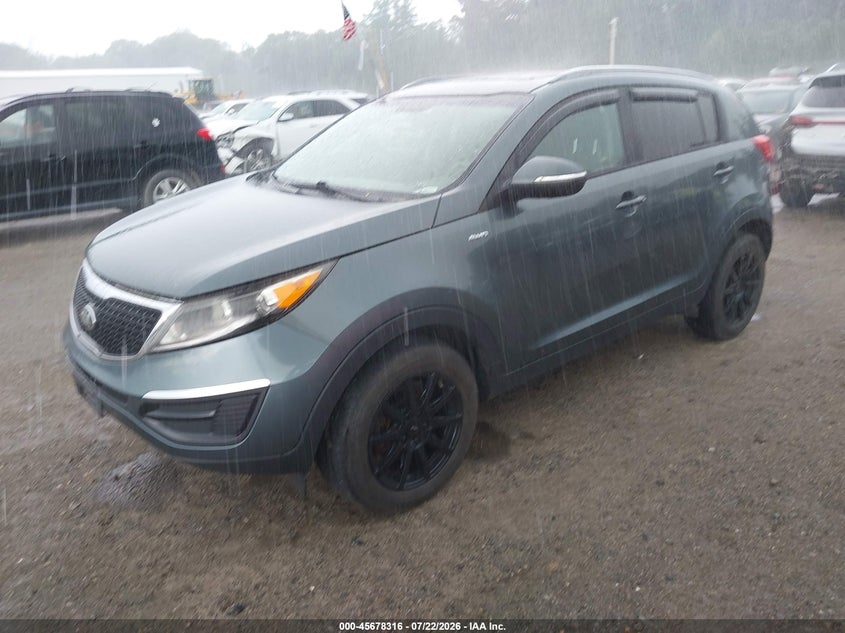 2014 Kia Sportage VIN KNDPBCAC5E7646703 IAAI salvage auction — NORMAL WEAR, Clear (Massachusetts), sold $25 on 2026-07-31 (photo 2)