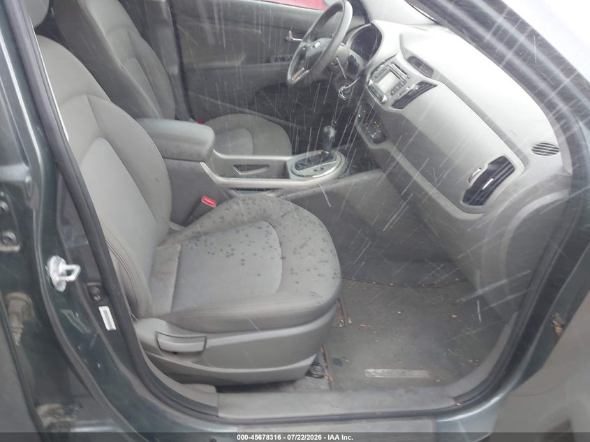 2014 Kia Sportage VIN KNDPBCAC5E7646703 IAAI salvage auction — NORMAL WEAR, Clear (Massachusetts), sold $25 on 2026-07-31 (photo 5)