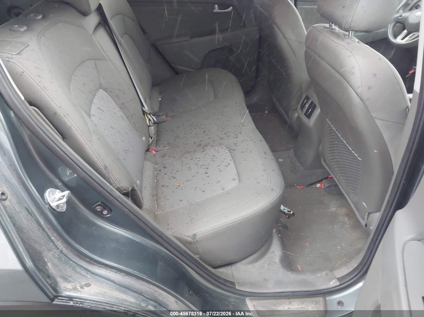 2014 Kia Sportage VIN KNDPBCAC5E7646703 IAAI salvage auction — NORMAL WEAR, Clear (Massachusetts), sold $25 on 2026-07-31 (photo 8)