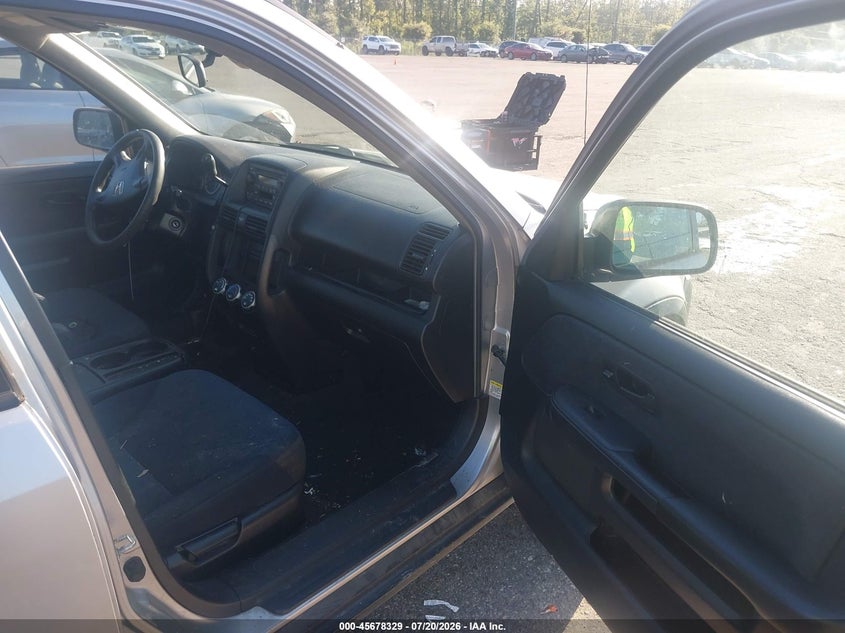 2005 Honda Cr-v VIN JHLRD78535C038786 IAAI salvage auction — NORMAL WEAR, Clear (Florida), sold $350 on 2026-07-28 (photo 5)