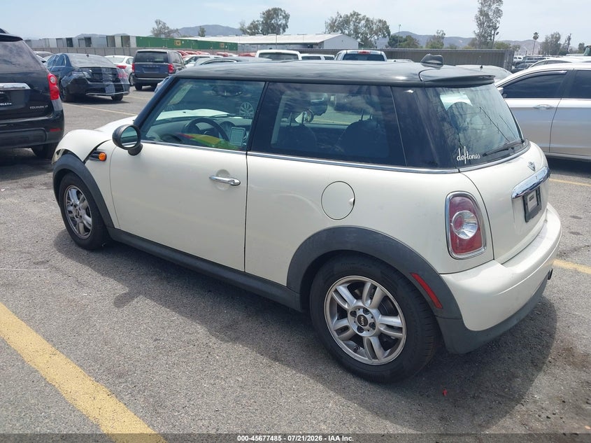 2013 Mini Hard top VIN WMWSU3C59DT685798 IAAI salvage auction — SIDE, Salvage (California), sold $525 on 2026-07-31 (photo 3)