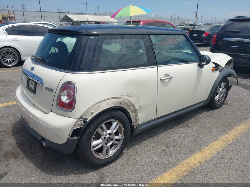 2013 Mini Hard top VIN WMWSU3C59DT685798 IAAI salvage auction — SIDE, Salvage (California), sold $525 on 2026-07-31 (photo 4)