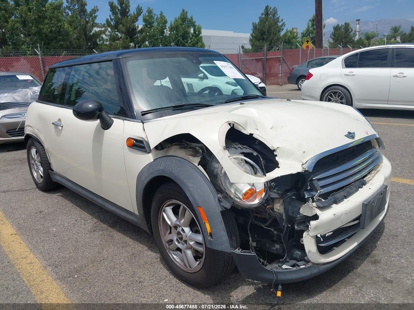2013 Mini Hard top VIN WMWSU3C59DT685798 IAAI salvage auction — SIDE, Salvage (California), sold $525 on 2026-07-31 (photo 6)