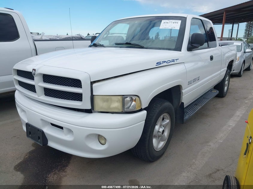 2000 Dodge Ram VIN 1B7HC13Z5YJ111952 IAAI salvage auction — RIGHT FRONT, Salvage (California), sold $450 on 2026-08-26 (photo 2)