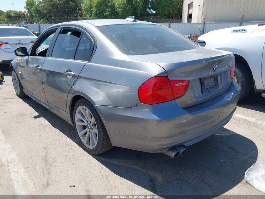 2011 BMW 3 series VIN WBAPH5G56BNM73281 IAAI salvage auction — NORMAL WEAR, Clear - Dealer Only (California), sold $925 on 2026-08-01 (photo 3)