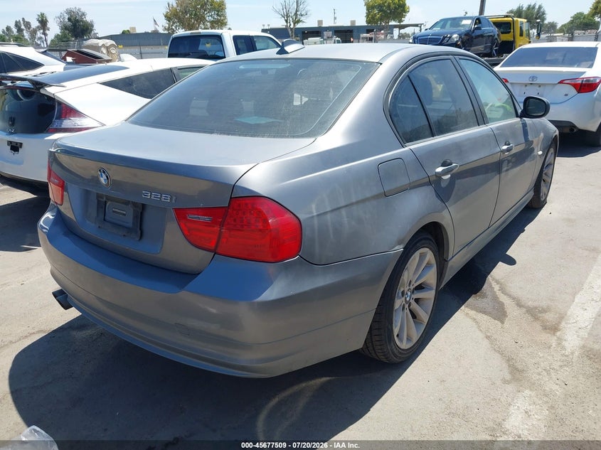 2011 BMW 3 series VIN WBAPH5G56BNM73281 IAAI salvage auction — NORMAL WEAR, Clear - Dealer Only (California), sold $925 on 2026-08-01 (photo 4)