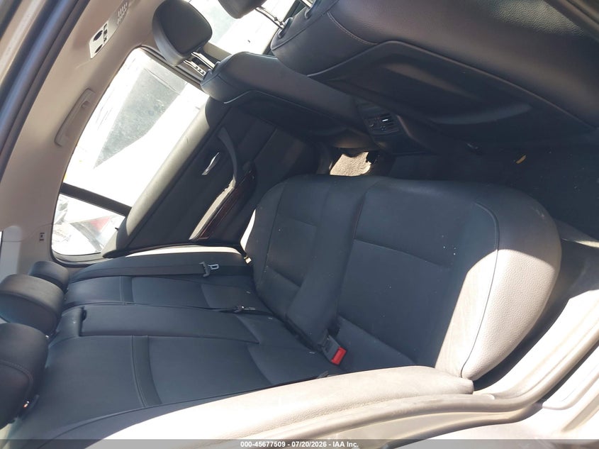2011 BMW 3 series VIN WBAPH5G56BNM73281 IAAI salvage auction — NORMAL WEAR, Clear - Dealer Only (California), sold $925 on 2026-08-01 (photo 8)