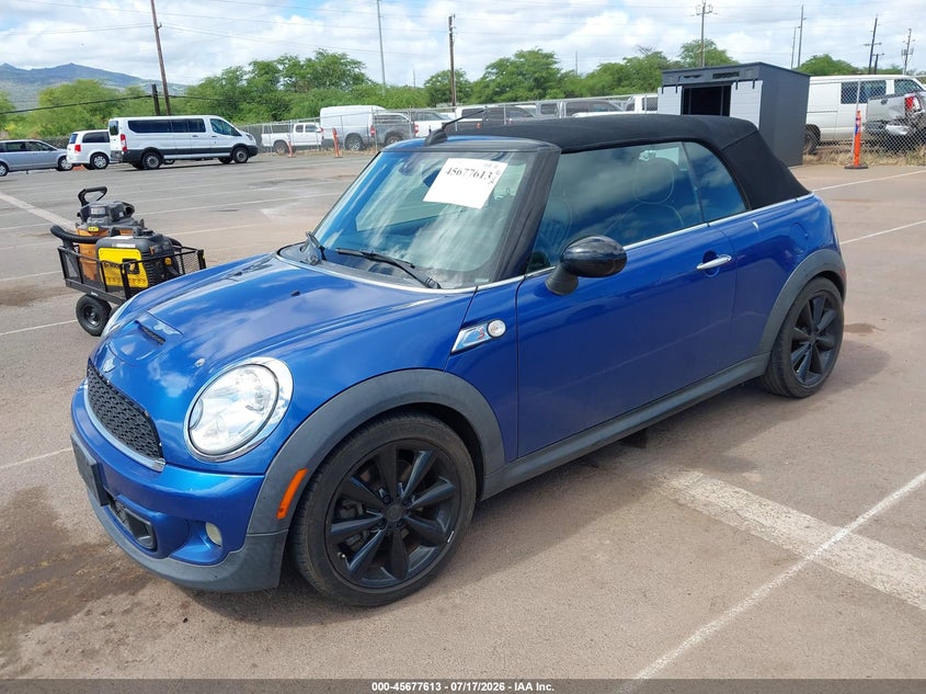 2013 Mini Convertible VIN WMWZP3C50DT551140 IAAI salvage auction — NORMAL WEAR, Clear (Hawaii), sold $100 on 2026-07-28 (photo 2)