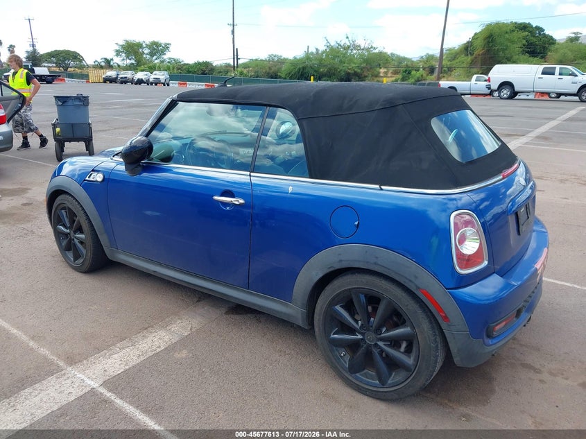 2013 Mini Convertible VIN WMWZP3C50DT551140 IAAI salvage auction — NORMAL WEAR, Clear (Hawaii), sold $100 on 2026-07-28 (photo 3)