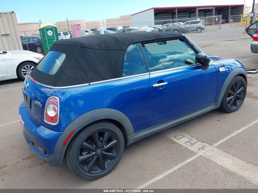 2013 Mini Convertible VIN WMWZP3C50DT551140 IAAI salvage auction — NORMAL WEAR, Clear (Hawaii), sold $100 on 2026-07-28 (photo 4)