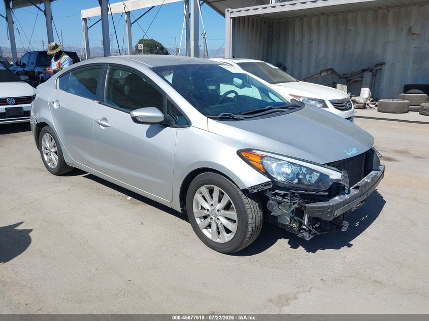 2015 Kia Forte VIN KNAFX4A66F5422265 IAAI salvage auction — LEFT FRONT, Salvage Title, sold $1,350 on 2026-08-01 (photo 1)