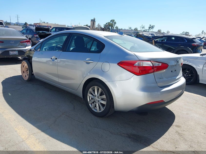 2015 Kia Forte VIN KNAFX4A66F5422265 IAAI salvage auction — LEFT FRONT, Salvage Title, sold $1,350 on 2026-08-01 (photo 3)
