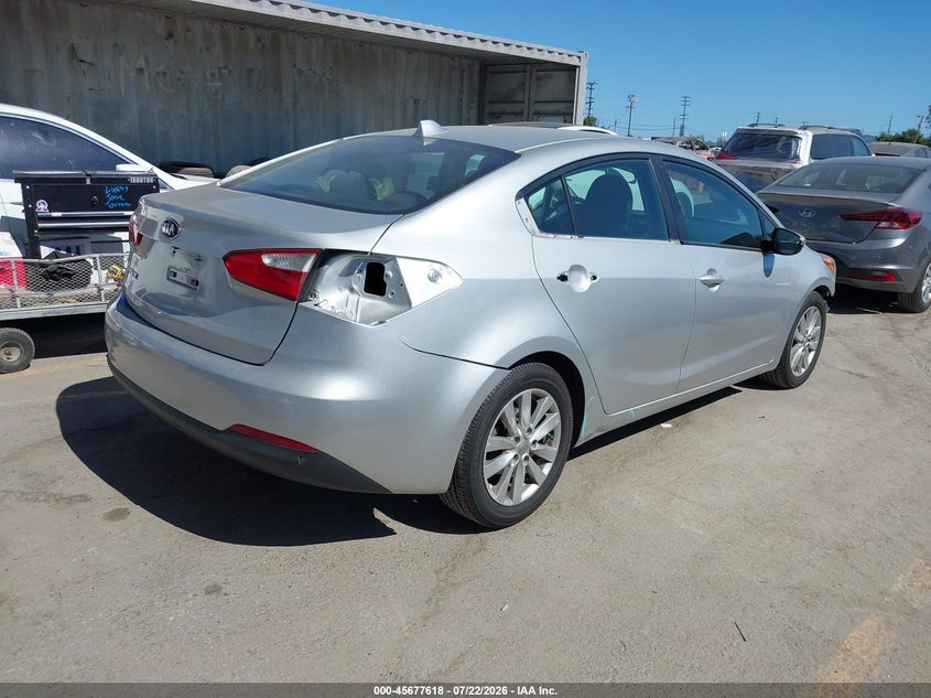 2015 Kia Forte VIN KNAFX4A66F5422265 IAAI salvage auction — LEFT FRONT, Salvage Title, sold $1,350 on 2026-08-01 (photo 4)