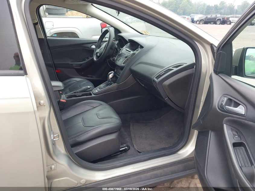 2015 Ford Focus VIN 1FADP3K2XFL284019 IAAI salvage auction — NORMAL WEAR, Clear (New Jersey), sold $900 on 2026-07-26 (photo 5)