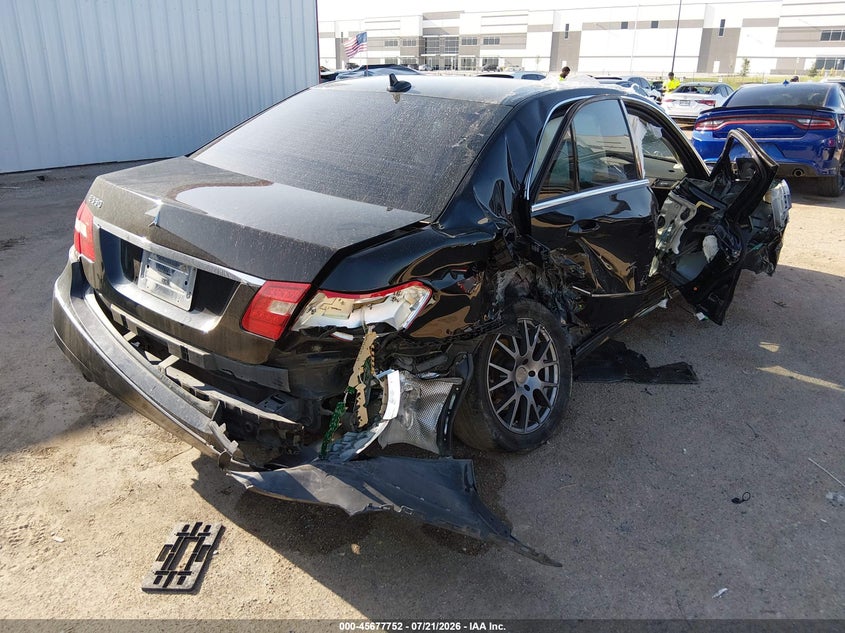 2011 Mercedes-benz E-class VIN WDDHF5GB0BA455021 IAAI salvage auction — RIGHT SIDE, Salvage (Texas), sold $800 on 2026-08-18 (photo 4)