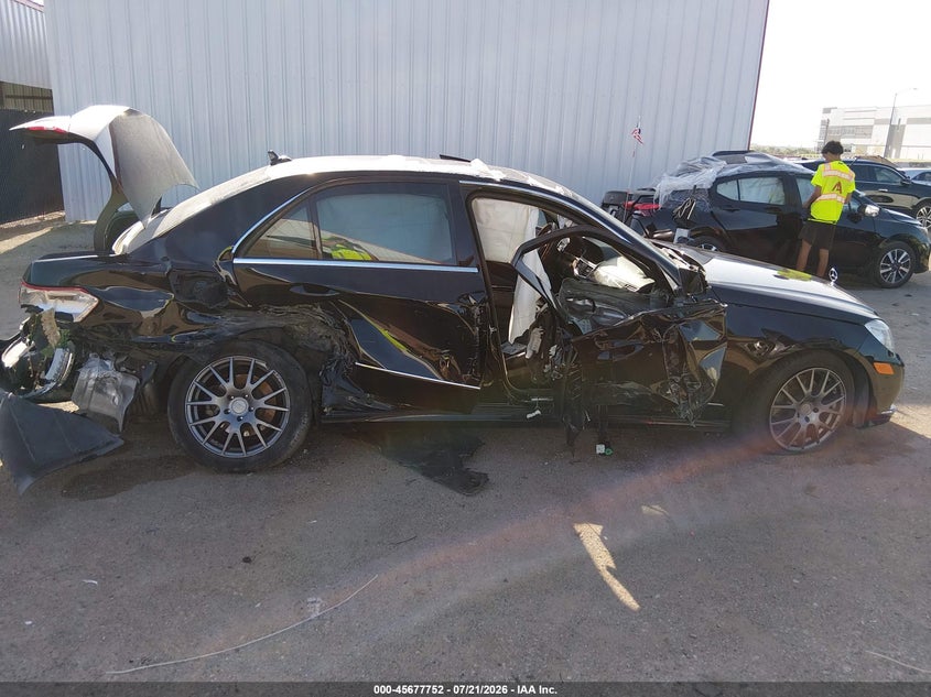 2011 Mercedes-benz E-class VIN WDDHF5GB0BA455021 IAAI salvage auction — RIGHT SIDE, Salvage (Texas), sold $800 on 2026-08-18 (photo 6)