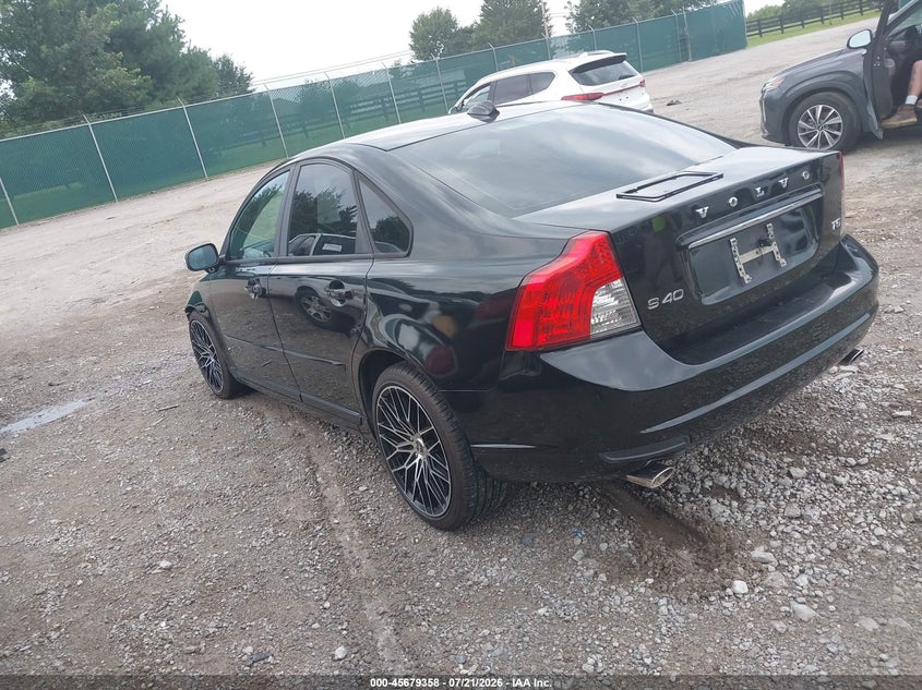 2011 Volvo S40 VIN YV1672MS4B2536352 IAAI salvage auction — RIGHT SIDE, Salvage (Idaho), sold $200 on 2026-08-10 (photo 3)