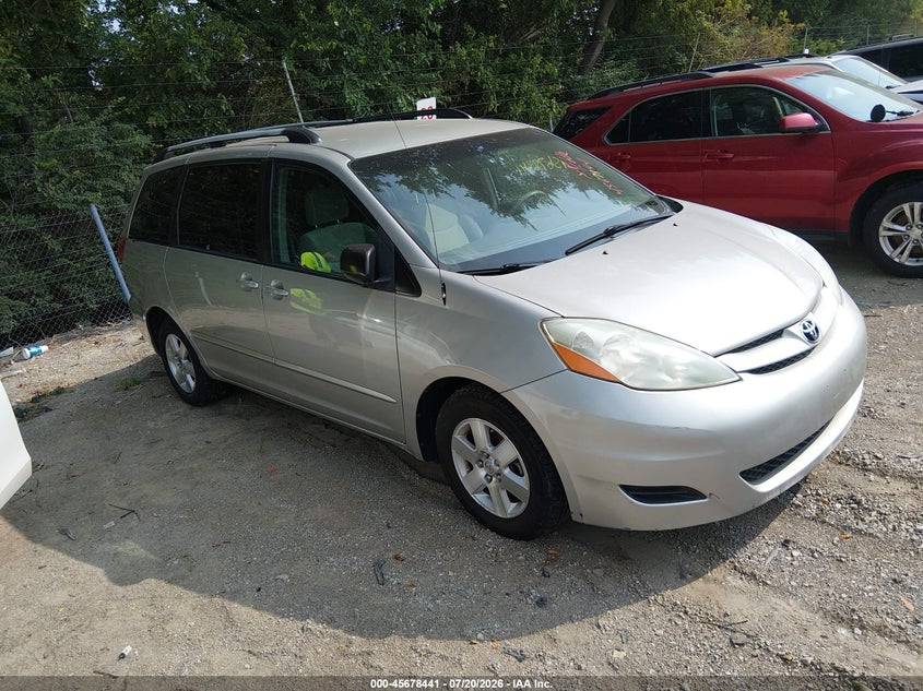 2008 Toyota Sienna VIN 5TDZK23C58S209214 IAAI salvage auction — NORMAL WEAR, Clear (Indiana), sold $725 on 2026-07-22 (photo 1)