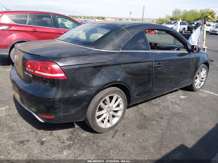 2012 Volkswagen Eos VIN WVWBW7AH8CV020346 IAAI salvage auction — NORMAL WEAR, Clear (Nevada), sold $125 on 2026-08-14 (photo 4)