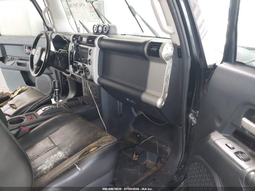 2008 Toyota Fj cruiser VIN JTEZU11F880019360 IAAI salvage auction — NORMAL WEAR, Clear (Florida), sold $25 on 2026-07-29 (photo 5)