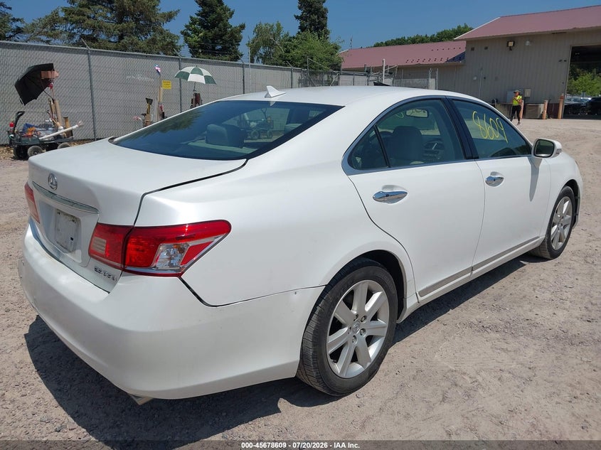 2011 Lexus Es 350 VIN JTHBK1EGXB2457631 IAAI salvage auction — REAR END, Clear (Wisconsin), sold $25 on 2026-07-29 (photo 4)