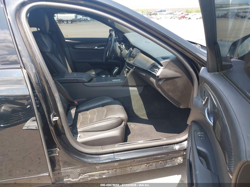 2019 Cadillac Ct6 VIN 1G6KN5R66KU143306 IAAI salvage auction — LEFT SIDE, Salvage (Ohio), sold $7,600 on 2026-08-19 (photo 5)
