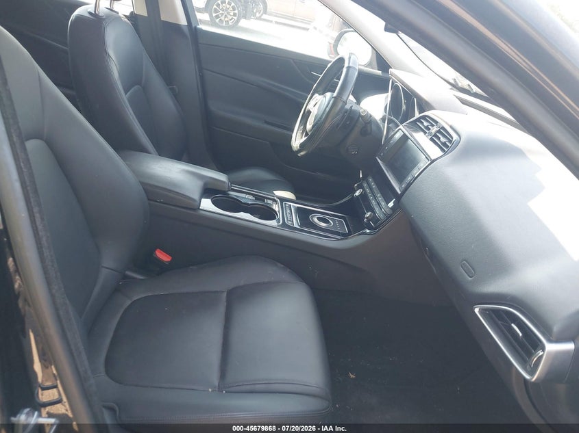 2017 Jaguar Xe VIN SAJAR4BG2HA965364 IAAI salvage auction — NORMAL WEAR, Salvage Title, sold $1,075 on 2026-09-08 (photo 5)