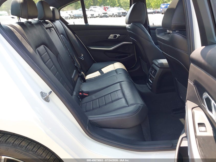 2019 BMW 3er VIN WBA5R7C5XKFH26296 IAAI salvage auction — REAR END, Salvage Title, sold $12,200 on 2026-08-06 (photo 8)