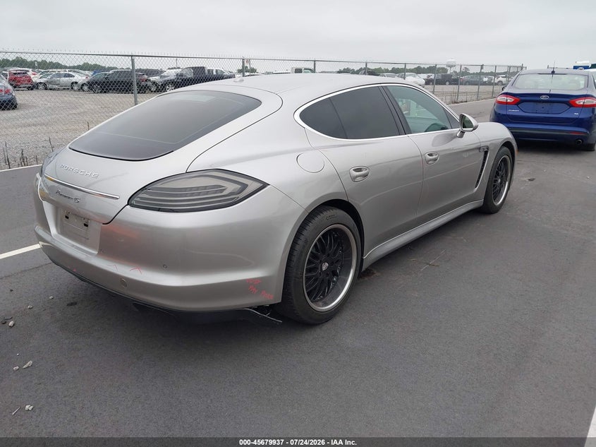 2010 Porsche Panamera VIN WP0AB2A76AL063433 IAAI salvage auction — UNKNOWN, Salvage (North Carolina), sold $1,700 on 2026-08-12 (photo 4)