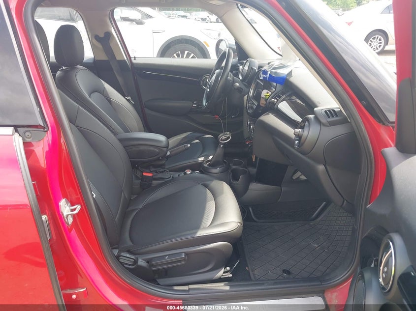 2019 Mini Hard top VIN WMWXU1C59K2J01851 IAAI salvage auction — WATER/FLOOD, Salvage Title, sold $3,175 on 2026-08-12 (photo 5)