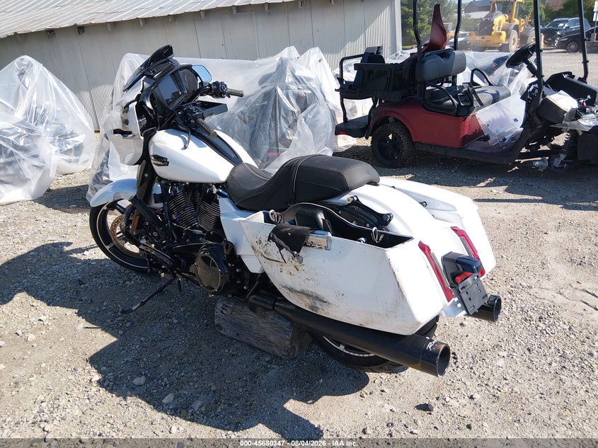 2024 Harley-davidson Street glide VIN 1HD1KB711RB660458 IAAI salvage auction — REAR END, Salvage Title, sold $9,150 on 2026-09-08 (photo 3)