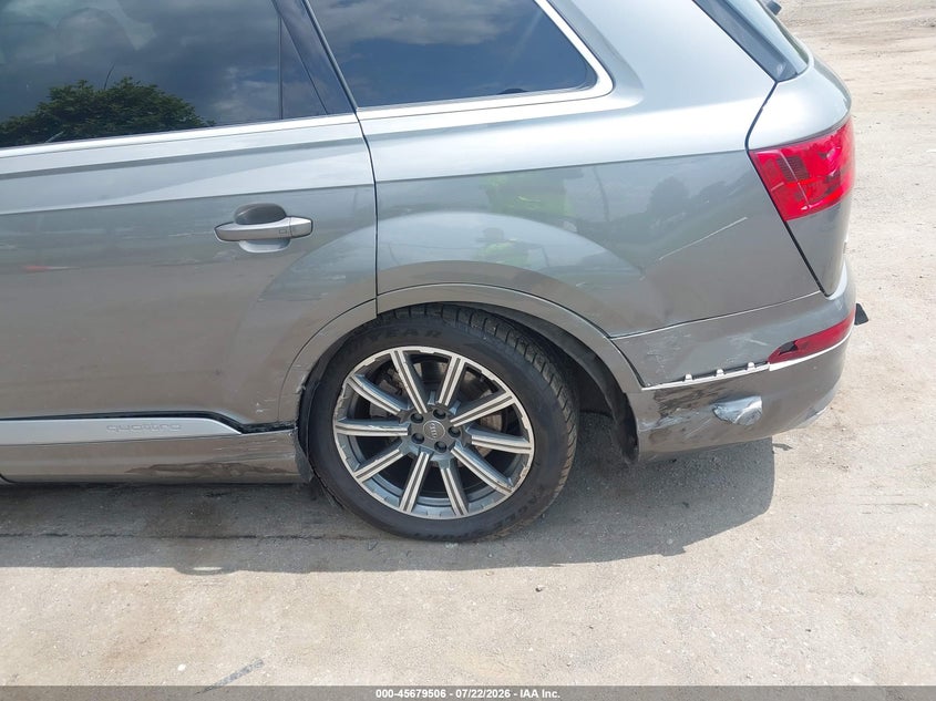 2017 Audi Q7 VIN WA1LAAF70HD027055 IAAI salvage auction — SIDE, Wait Title, sold $5,400 on 2026-08-30 (photo 6)