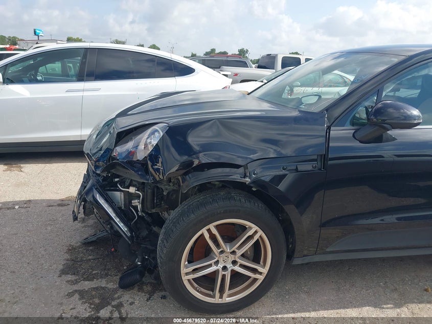 2017 Porsche Macan VIN WP1AA2A58HLB03537 IAAI salvage auction — FRONT END, Salvage (Texas), sold $25 on 2026-07-29 (photo 6)