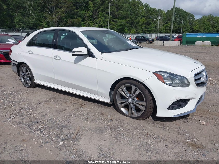 2014 Mercedes-benz E-klasse VIN WDDHF5KB5EB001515 IAAI salvage auction — REAR END, Salvage Title, sold $2,100 on 2026-08-12 (photo 1)