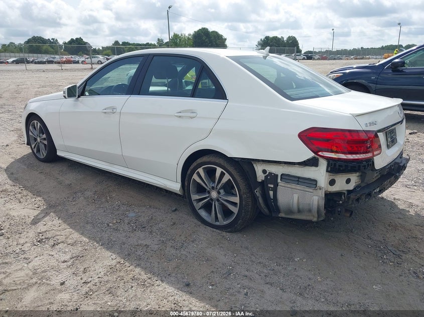 2014 Mercedes-benz E-klasse VIN WDDHF5KB5EB001515 IAAI salvage auction — REAR END, Salvage Title, sold $2,100 on 2026-08-12 (photo 3)