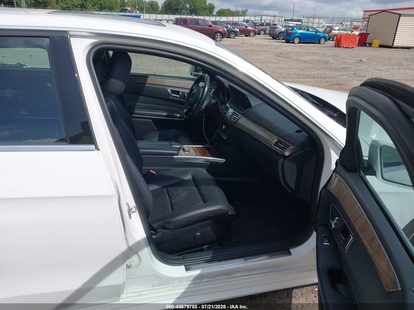 2014 Mercedes-benz E-klasse VIN WDDHF5KB5EB001515 IAAI salvage auction — REAR END, Salvage Title, sold $2,100 on 2026-08-12 (photo 5)