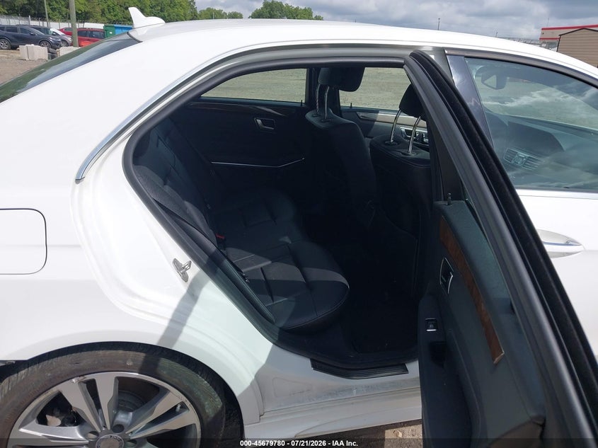 2014 Mercedes-benz E-klasse VIN WDDHF5KB5EB001515 IAAI salvage auction — REAR END, Salvage Title, sold $2,100 on 2026-08-12 (photo 8)