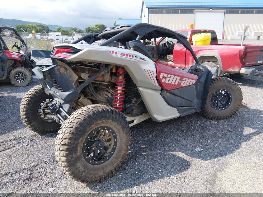 2025 Can-am/ brp Maverick VIN 3JBVGAY49SE000302 IAAI salvage auction — LEFT FRONT, Salvage (Pennsylvania), sold $7,400 on 2026-09-01 (photo 4)