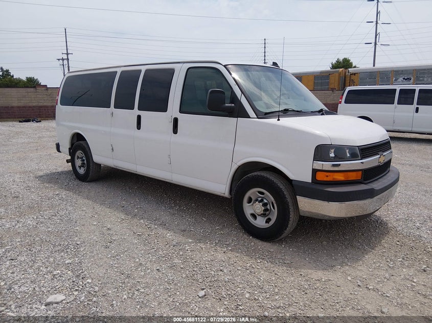 2016 Chevrolet Express 3500 VIN 1GAZGPFGXG1314946 — IAAI salvage auction photo