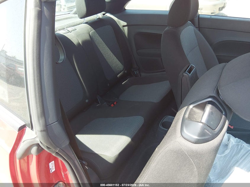 2019 Volkswagen Beetle VIN 3VWFD7AT4KM719698 IAAI salvage auction — RIGHT FRONT, Wait Title, sold $4,300 on 2026-08-29 (photo 8)