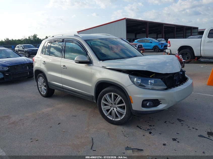 2014 Volkswagen Tiguan VIN WVGAV3AX6EW521422 IAAI salvage auction — FRONT END, Clear (Indiana), sold $25 on 2026-08-19 (photo 1)