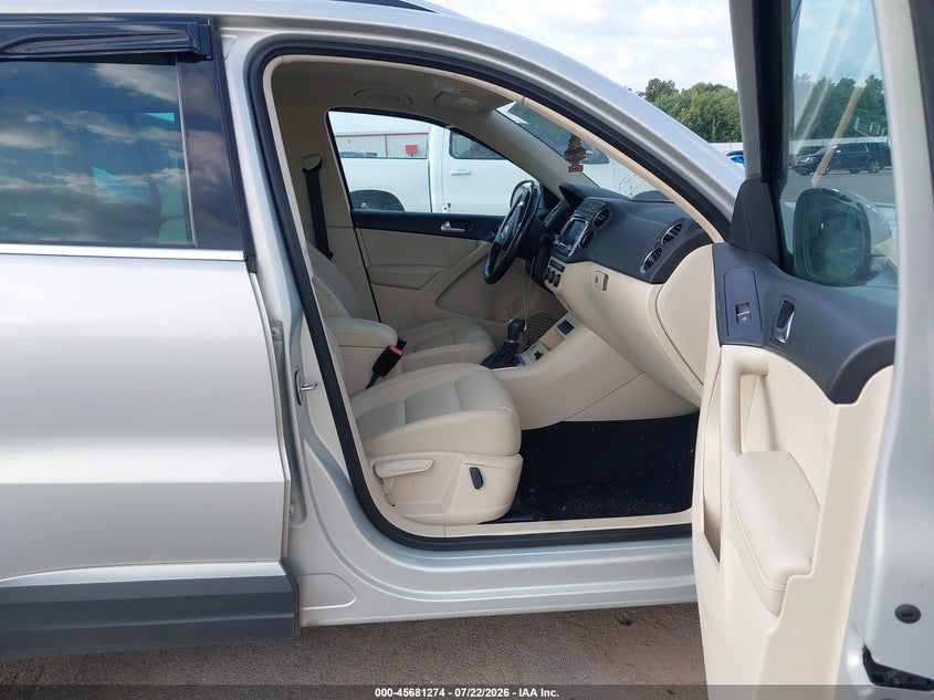 2014 Volkswagen Tiguan VIN WVGAV3AX6EW521422 IAAI salvage auction — FRONT END, Clear (Indiana), sold $25 on 2026-08-19 (photo 5)