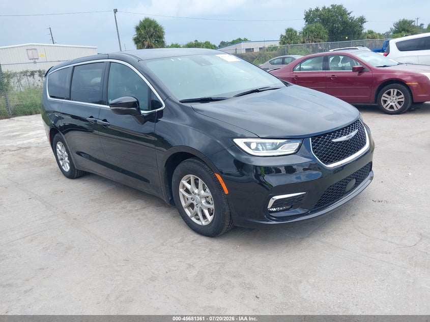 2026 Chrysler Pacifica VIN 2C4RC1BG4TR160438 — IAAI salvage auction photo