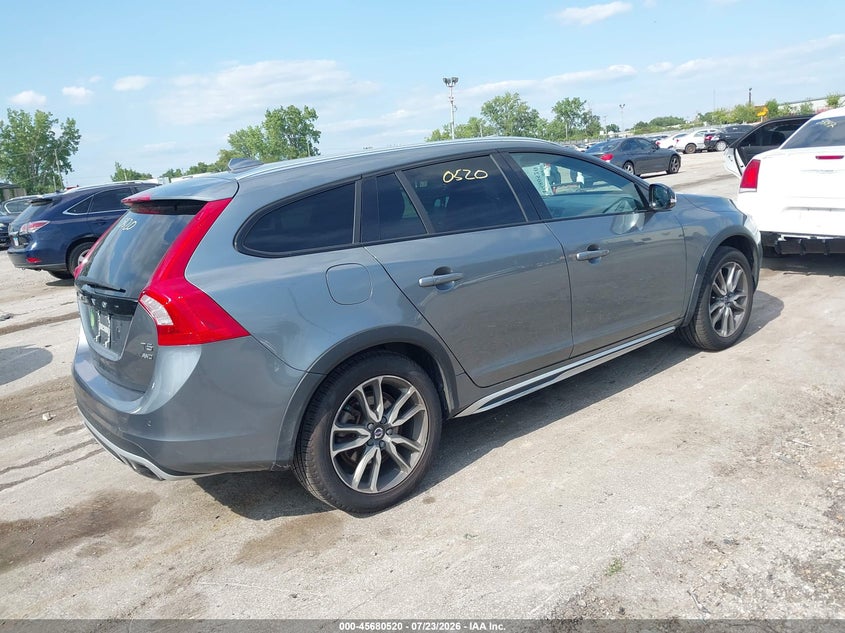 2017 Volvo V60 cross country VIN YV440MWK8H1041089 IAAI salvage auction — UNKNOWN, Salvage Title, sold $4,950 on 2026-08-24 (photo 4)
