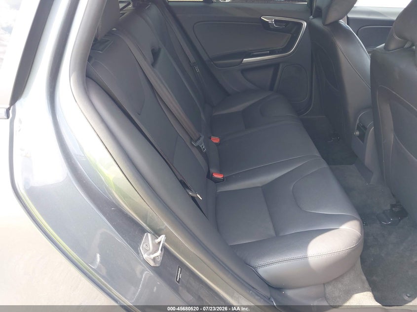2017 Volvo V60 cross country VIN YV440MWK8H1041089 IAAI salvage auction — UNKNOWN, Salvage Title, sold $4,950 on 2026-08-24 (photo 8)