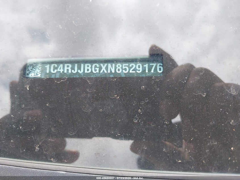 2022 Jeep Grand cherokee VIN 1C4RJJBGXN8529176 IAAI salvage auction — SIDE, Wait Title, sold $7,400 on 2026-08-12 (photo 9)
