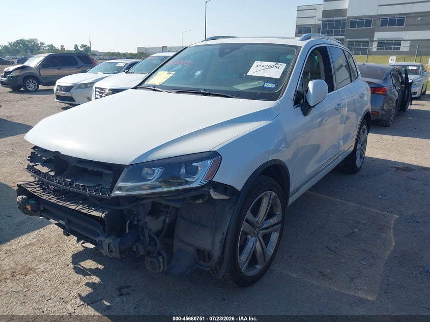 2016 Volkswagen Touareg VIN WVGEF9BP5GD005356 IAAI salvage auction — FRONT END, Salvage (Texas), sold $2,200 on 2026-08-11 (photo 2)
